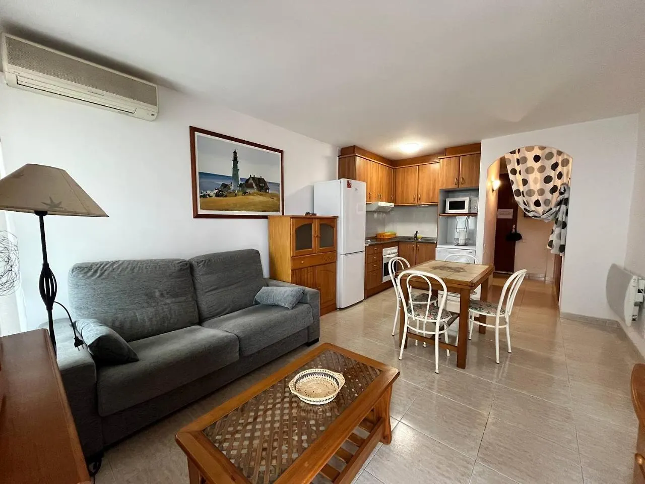Tu Refugio Vacacional En Roses Apartment