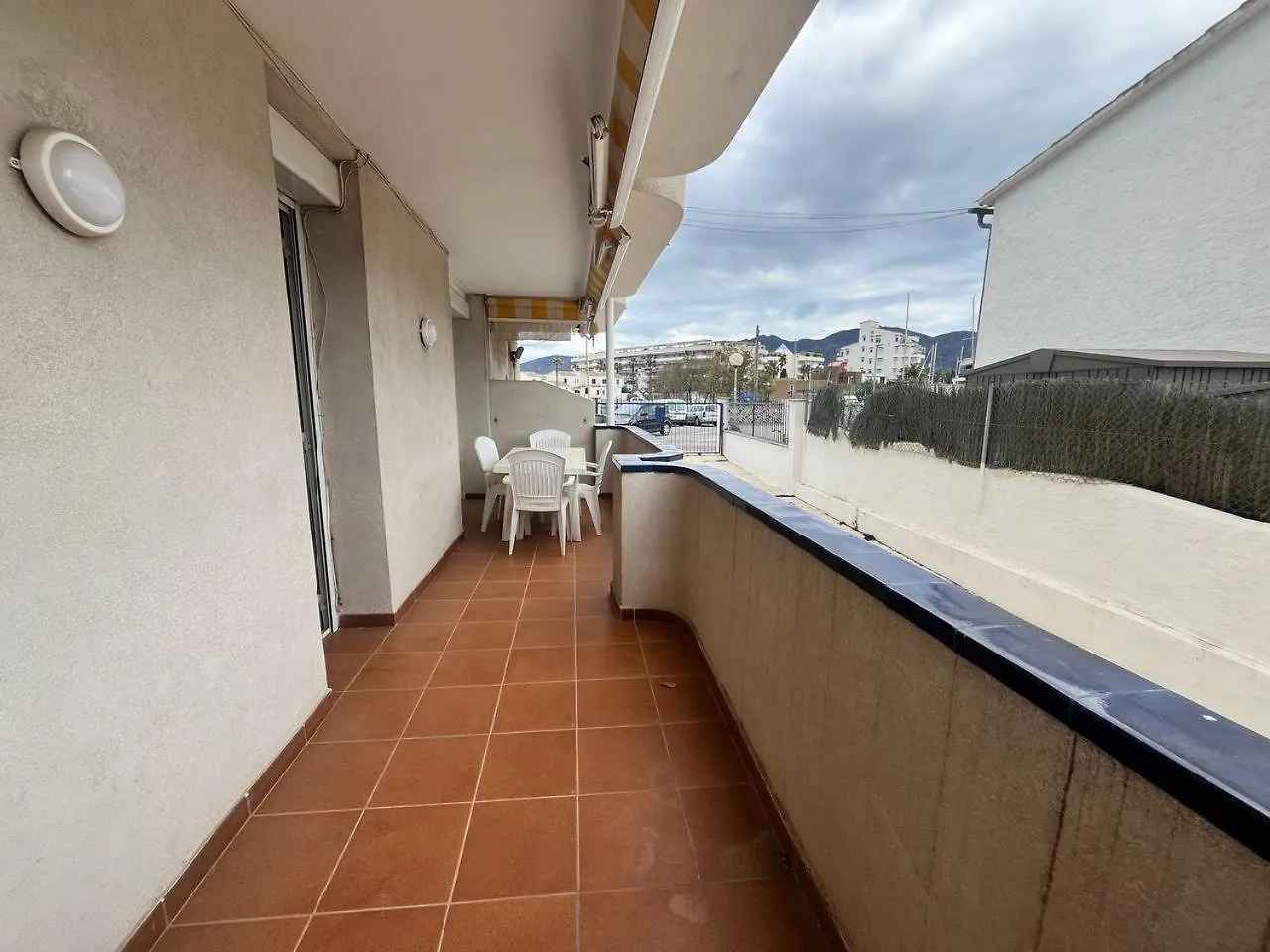 Tu Refugio Vacacional En Roses Apartment