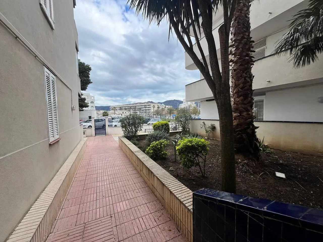 Tu Refugio Vacacional En Roses Apartment
