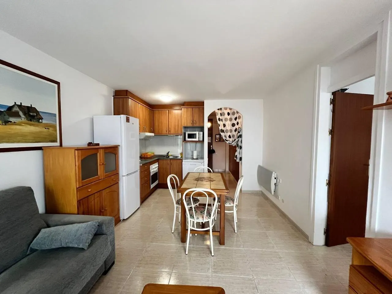Tu Refugio Vacacional En Roses Apartment